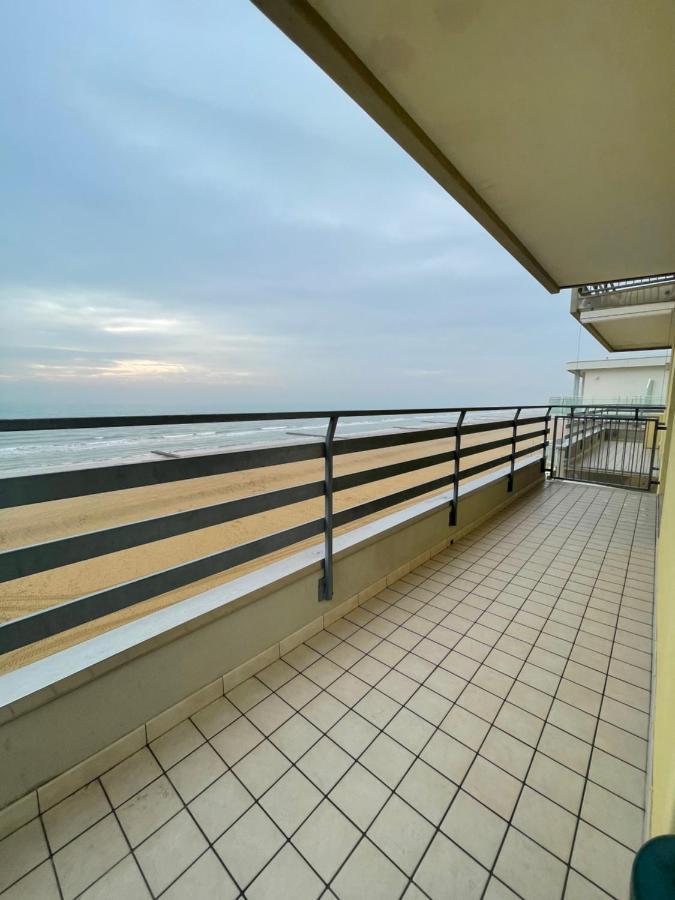 CONDOMINIO CANSIGLIO- Walterigato Apartments- Solo per Famiglie Lido di Jesolo Esterno foto