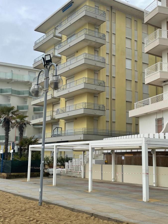 CONDOMINIO CANSIGLIO- Walterigato Apartments- Solo per Famiglie Lido di Jesolo Esterno foto